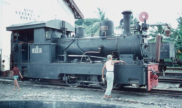 Lokomotif Mesin Untuk Menarik Rangkain Kereta Di Atas Rel