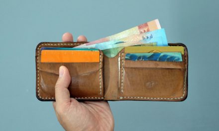 Meninjau Relevansi Uang Digital: Akhir Dari Era Dompet Fisik?