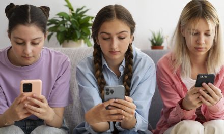 Dampak Berkelanjutan Media Sosial: Apa Yang Menanti Kita?