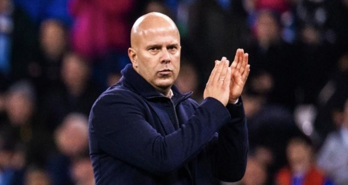 Arne Slot Utamakan Permainan Cantik Ketimbang Gelar