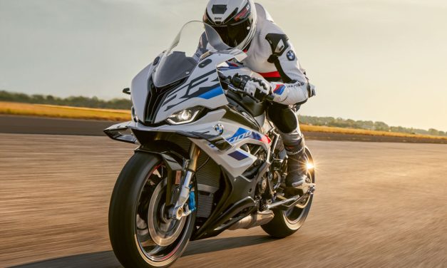 BMW S1000RR Adalah Motor Sport Dengan Teknologi Tinggi