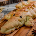 Makanan Roti Buaya Simbol Kesetiaan Masyarakat Betawi