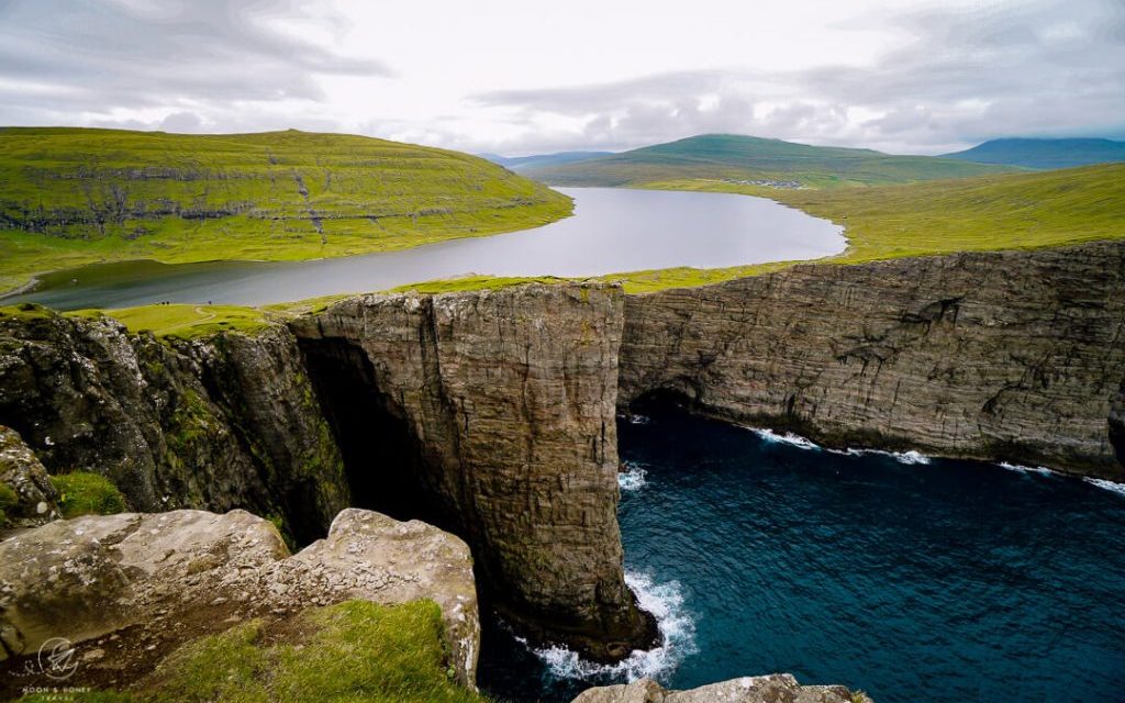 Keunikan Danau Leitisvatn, Ilusi Optik Alam Yang Mendunia