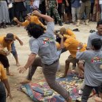 Tradisi Perang Ketupat Simbol Kerukunan Dua Agama Di Lombok