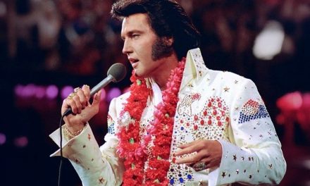 Penyanyi Hebat Elvis Presley Memiliki Suara Emas