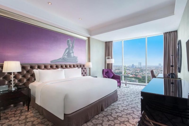 Penginapan Ciputra World