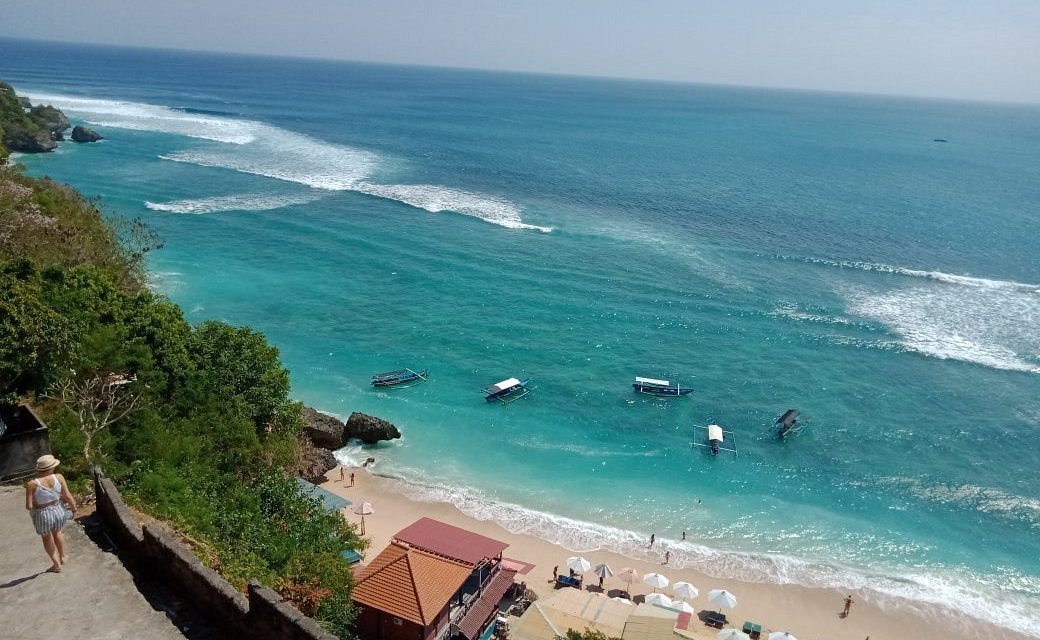 3 Pantai Terbaik Di Padang Yang Memiliki Pemandangan Eksotis