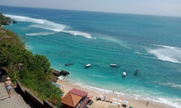 3 Pantai Terbaik Di Padang Yang Memiliki Pemandangan Eksotis