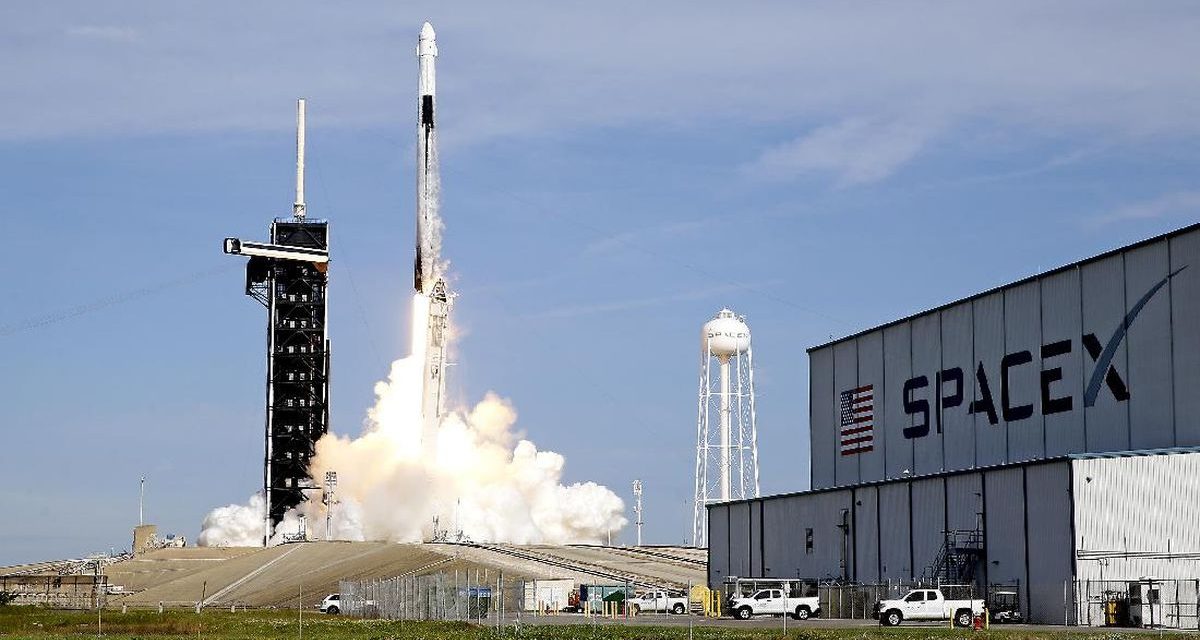 Roket SpaceX Inovasi Teknologi Yang Di Kembangkan Elon Musk
